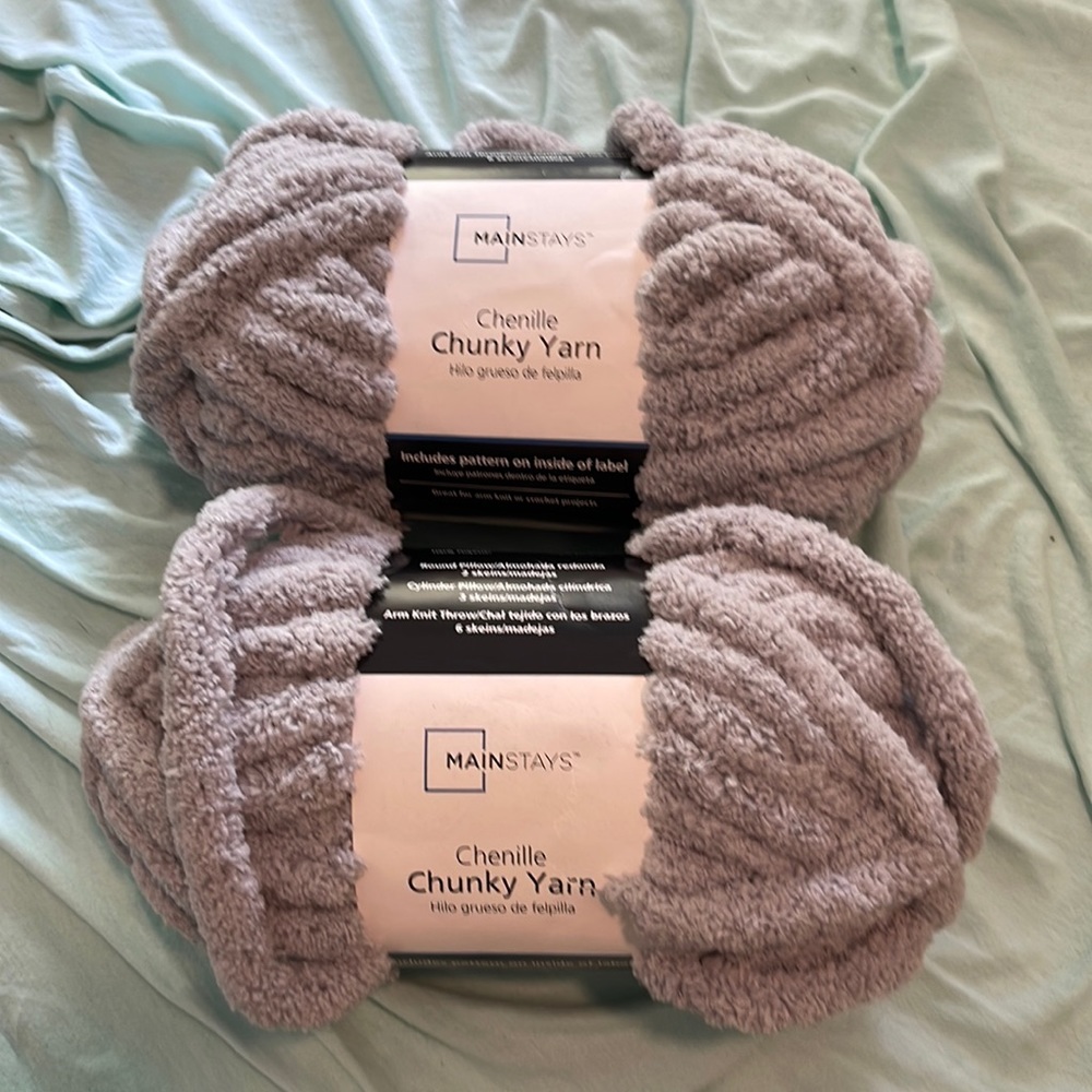 Chunky yarn. 31.7 yards. Size medium (6)